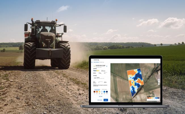 Spreader on a field with VRA Maps on Yaraplus 